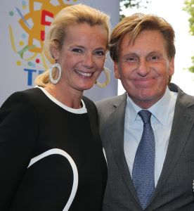 03-09-2014 SHOWBIZZ; DE GROOTSTE FAMILIE VAN NEDERLAND VIERT VOOR DE LAATSTE KEER EEN TROS FEEST. Vele TROS gezichten waren naar CARRE toegekomen om gezamenlijk nog een keer een feestje te vieren. Vele zagen het ook als het einde van de GROOTSTE FAMILIE van NL.
foto: Albert den Iseger