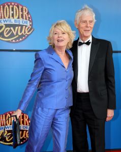 21-09-2014 SHOWBIZZ; PREMIERE VAN MUSICAL MOEDER IK WIL BIJ DE REVUE.
foto: Albert den Iseger