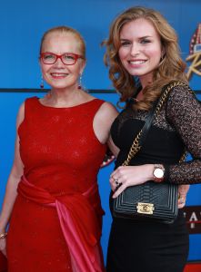 21-09-2014 SHOWBIZZ; PREMIERE VAN MUSICAL MOEDER IK WIL BIJ DE REVUE.
foto: Albert den Iseger