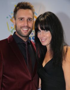 03-09-2014 SHOWBIZZ; DE GROOTSTE FAMILIE VAN NEDERLAND VIERT VOOR DE LAATSTE KEER EEN TROS FEEST. Vele TROS gezichten waren naar CARRE toegekomen om gezamenlijk nog een keer een feestje te vieren. Vele zagen het ook als het einde van de GROOTSTE FAMILIE van NL.
foto: Albert den Iseger