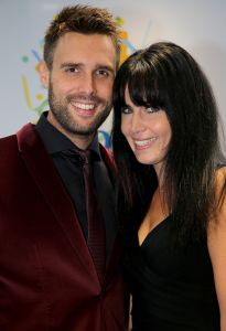 03-09-2014 SHOWBIZZ; DE GROOTSTE FAMILIE VAN NEDERLAND VIERT VOOR DE LAATSTE KEER EEN TROS FEEST. Vele TROS gezichten waren naar CARRE toegekomen om gezamenlijk nog een keer een feestje te vieren. Vele zagen het ook als het einde van de GROOTSTE FAMILIE van NL.
foto: Albert den Iseger