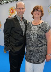 03-09-2014 SHOWBIZZ; DE GROOTSTE FAMILIE VAN NEDERLAND VIERT VOOR DE LAATSTE KEER EEN TROS FEEST. Vele TROS gezichten waren naar CARRE toegekomen om gezamenlijk nog een keer een feestje te vieren. Vele zagen het ook als het einde van de GROOTSTE FAMILIE van NL.
foto: Albert den Iseger