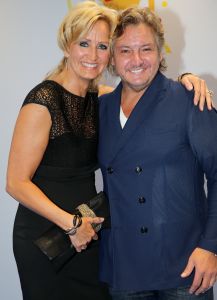 03-09-2014 SHOWBIZZ; DE GROOTSTE FAMILIE VAN NEDERLAND VIERT VOOR DE LAATSTE KEER EEN TROS FEEST. Vele TROS gezichten waren naar CARRE toegekomen om gezamenlijk nog een keer een feestje te vieren. Vele zagen het ook als het einde van de GROOTSTE FAMILIE van NL.
foto: Albert den Iseger