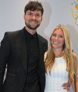 03-09-2014 SHOWBIZZ; DE GROOTSTE FAMILIE VAN NEDERLAND VIERT VOOR DE LAATSTE KEER EEN TROS FEEST. Vele TROS gezichten waren naar CARRE toegekomen om gezamenlijk nog een keer een feestje te vieren. Vele zagen het ook als het einde van de GROOTSTE FAMILIE van NL.
foto: Albert den Iseger