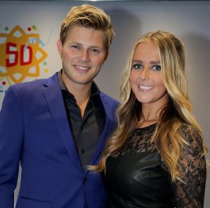 03-09-2014 SHOWBIZZ; DE GROOTSTE FAMILIE VAN NEDERLAND VIERT VOOR DE LAATSTE KEER EEN TROS FEEST. Vele TROS gezichten waren naar CARRE toegekomen om gezamenlijk nog een keer een feestje te vieren. Vele zagen het ook als het einde van de GROOTSTE FAMILIE van NL.
foto: Albert den Iseger
