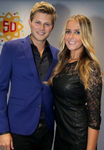 03-09-2014 SHOWBIZZ; DE GROOTSTE FAMILIE VAN NEDERLAND VIERT VOOR DE LAATSTE KEER EEN TROS FEEST. Vele TROS gezichten waren naar CARRE toegekomen om gezamenlijk nog een keer een feestje te vieren. Vele zagen het ook als het einde van de GROOTSTE FAMILIE van NL.
foto: Albert den Iseger
