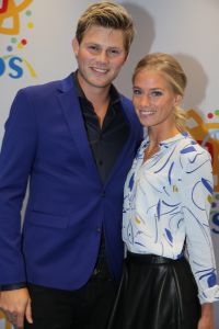 03-09-2014 SHOWBIZZ; DE GROOTSTE FAMILIE VAN NEDERLAND VIERT VOOR DE LAATSTE KEER EEN TROS FEEST. Vele TROS gezichten waren naar CARRE toegekomen om gezamenlijk nog een keer een feestje te vieren. Vele zagen het ook als het einde van de GROOTSTE FAMILIE van NL.
foto: Albert den Iseger