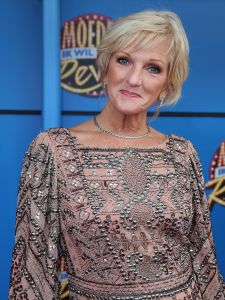 21-09-2014 SHOWBIZZ; PREMIERE VAN MUSICAL MOEDER IK WIL BIJ DE REVUE.
foto: Albert den Iseger