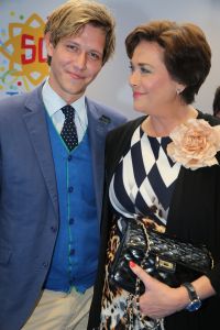 03-09-2014 SHOWBIZZ; DE GROOTSTE FAMILIE VAN NEDERLAND VIERT VOOR DE LAATSTE KEER EEN TROS FEEST. Vele TROS gezichten waren naar CARRE toegekomen om gezamenlijk nog een keer een feestje te vieren. Vele zagen het ook als het einde van de GROOTSTE FAMILIE van NL.
foto: Albert den Iseger