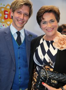 03-09-2014 SHOWBIZZ; DE GROOTSTE FAMILIE VAN NEDERLAND VIERT VOOR DE LAATSTE KEER EEN TROS FEEST. Vele TROS gezichten waren naar CARRE toegekomen om gezamenlijk nog een keer een feestje te vieren. Vele zagen het ook als het einde van de GROOTSTE FAMILIE van NL.
foto: Albert den Iseger