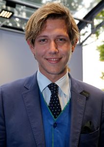 03-09-2014 SHOWBIZZ; DE GROOTSTE FAMILIE VAN NEDERLAND VIERT VOOR DE LAATSTE KEER EEN TROS FEEST. Vele TROS gezichten waren naar CARRE toegekomen om gezamenlijk nog een keer een feestje te vieren. Vele zagen het ook als het einde van de GROOTSTE FAMILIE van NL.
foto: Albert den Iseger