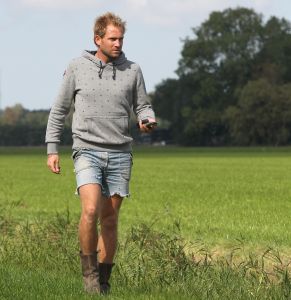 17-09-2014 SHOWBIZZ; TOM GROOT IS DE BESTE VANGST OOIT, ZEI YVONNE JASPERS. Tom Groot uit Nieuwe Niedorp is de leukste boer ooit uit alle seizoenen BOER ZOEKT VROUW. Deze week het hele verhaal van Tom en zijn directe omgeving in weekblad PRIVE.
foto: Albert den Iseger