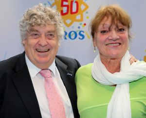 03-09-2014 SHOWBIZZ; DE GROOTSTE FAMILIE VAN NEDERLAND VIERT VOOR DE LAATSTE KEER EEN TROS FEEST. Vele TROS gezichten waren naar CARRE toegekomen om gezamenlijk nog een keer een feestje te vieren. Vele zagen het ook als het einde van de GROOTSTE FAMILIE van NL.
foto: Albert den Iseger