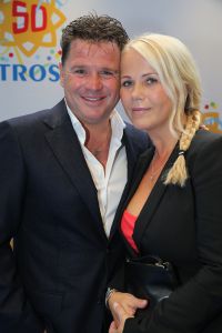 03-09-2014 SHOWBIZZ; DE GROOTSTE FAMILIE VAN NEDERLAND VIERT VOOR DE LAATSTE KEER EEN TROS FEEST. Vele TROS gezichten waren naar CARRE toegekomen om gezamenlijk nog een keer een feestje te vieren. Vele zagen het ook als het einde van de GROOTSTE FAMILIE van NL.
foto: Albert den Iseger