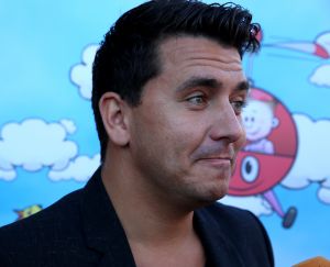 27-09-2015 SHOWBIZZ; DUBBEL PLATINA VOOR MONIQUE EN JAN SMIT, Voor Jan en Monique Smit was het weer een feestje in Hilversum. Bij de premiere van de theater tour 2 kleine kleutertjes werden zij verrast door een dubbel platina album.
foto: Albert den Iseger