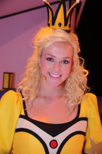 27-09-2015 SHOWBIZZ; DUBBEL PLATINA VOOR MONIQUE EN JAN SMIT, Voor Jan en Monique Smit was het weer een feestje in Hilversum. Bij de premiere van de theater tour 2 kleine kleutertjes werden zij verrast door een dubbel platina album.
foto: Albert den Iseger