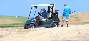 01-09-2016 SPORT; ARUBA PRO-AM GOLF TOURNAMENT 2016. In samenwerking met TIERRA DEL SOL te Aruba organiseerde ARUBA TOURIST AUTHORITY het Aruba Pro Am Golf Toernooi. Enkele BN ers deden hier ook aan mee. Nederland viel echter niet in de prijzen.Ook werd de HANDICART gepresenteerd door Mark en Frans Tempelman.
Hierover later een aparte fotoreportage. 
foto: Albert den Iseger