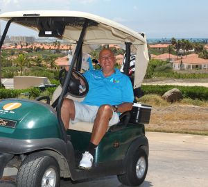 01-09-2016 SPORT; ARUBA PRO-AM GOLF TOURNAMENT 2016. In samenwerking met TIERRA DEL SOL te Aruba organiseerde ARUBA TOURIST AUTHORITY het Aruba Pro Am Golf Toernooi. Enkele BN ers deden hier ook aan mee. Nederland viel echter niet in de prijzen.Ook werd de HANDICART gepresenteerd door Mark en Frans Tempelman.
Hierover later een aparte fotoreportage. 
foto: Albert den Iseger