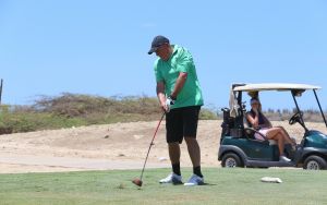 01-09-2016 SPORT; ARUBA PRO-AM GOLF TOURNAMENT 2016. In samenwerking met TIERRA DEL SOL te Aruba organiseerde ARUBA TOURIST AUTHORITY het Aruba Pro Am Golf Toernooi. Enkele BN ers deden hier ook aan mee. Nederland viel echter niet in de prijzen.Ook werd de HANDICART gepresenteerd door Mark en Frans Tempelman.
Hierover later een aparte fotoreportage. 
foto: Albert den Iseger