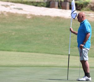 01-09-2016 SPORT; ARUBA PRO-AM GOLF TOURNAMENT 2016. In samenwerking met TIERRA DEL SOL te Aruba organiseerde ARUBA TOURIST AUTHORITY het Aruba Pro Am Golf Toernooi. Enkele BN ers deden hier ook aan mee. Nederland viel echter niet in de prijzen.Ook werd de HANDICART gepresenteerd door Mark en Frans Tempelman.
Hierover later een aparte fotoreportage. 
foto: Albert den Iseger