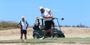 01-09-2016 SPORT; ARUBA PRO-AM GOLF TOURNAMENT 2016. In samenwerking met TIERRA DEL SOL te Aruba organiseerde ARUBA TOURIST AUTHORITY het Aruba Pro Am Golf Toernooi. Enkele BN ers deden hier ook aan mee. Nederland viel echter niet in de prijzen.Ook werd de HANDICART gepresenteerd door Mark en Frans Tempelman.
Hierover later een aparte fotoreportage. 
foto: Albert den Iseger