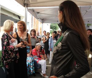 10-09-2016 SHOWBIZZ; SHEILA DE VRIES OPENT NIEUWE STUDIO IN AMSTERDAM. De nieuwe STUDIO SHEILA DE VRIES is met winkel,showroom en atelier nu te vinden op een steenworp van de vorige lokatie. In haar nieuwe pand toont SHEILA 2 verdiepingen volop mode. Tijdens de feestelijke opening toonde SHEILA tevens haar nieuwe collectie.
foto: Albert den Iseger