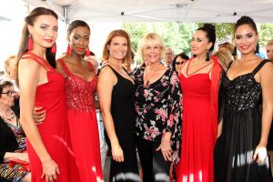 10-09-2016 SHOWBIZZ; SHEILA DE VRIES OPENT NIEUWE STUDIO IN AMSTERDAM. De nieuwe STUDIO SHEILA DE VRIES is met winkel,showroom en atelier nu te vinden op een steenworp van de vorige lokatie. In haar nieuwe pand toont SHEILA 2 verdiepingen volop mode. Tijdens de feestelijke opening toonde SHEILA tevens haar nieuwe collectie.
foto: Albert den Iseger