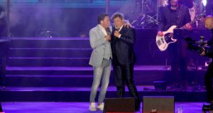 04-09-2029 SHOWBIZZ; TINO MARTIN WERKT SAMEN MET RENE FROGER AAN NWE SINGLE.
Proost op het leven heet de nieuwe single van Tino Martin en Rene Froger die gisteren is uitgebracht.
foto: Albert den Iseger