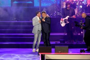 04-09-2029 SHOWBIZZ; TINO MARTIN WERKT SAMEN MET RENE FROGER AAN NWE SINGLE.
Proost op het leven heet de nieuwe single van Tino Martin en Rene Froger die gisteren is uitgebracht.
foto: Albert den Iseger