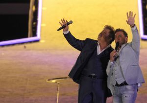 04-09-2029 SHOWBIZZ; TINO MARTIN WERKT SAMEN MET RENE FROGER AAN NWE SINGLE.
Proost op het leven heet de nieuwe single van Tino Martin en Rene Froger die gisteren is uitgebracht.
foto: Albert den Iseger
