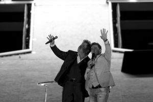 04-09-2029 SHOWBIZZ; TINO MARTIN WERKT SAMEN MET RENE FROGER AAN NWE SINGLE.
Proost op het leven heet de nieuwe single van Tino Martin en Rene Froger die gisteren is uitgebracht.
foto: Albert den Iseger